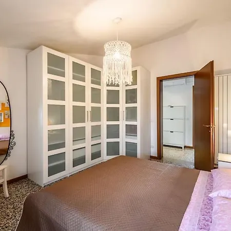 The Youth House Near Downtown & Hesperia Hospital Apartamento *