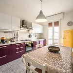Apartment The Youth House Near Downtown & Hesperia Hospital *