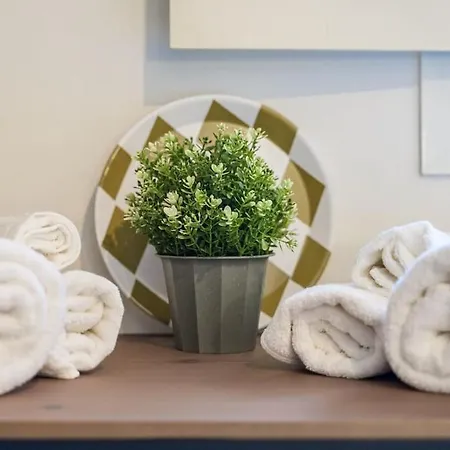 Διαμέρισμα The Youth House Near Downtown & Hesperia Hospital