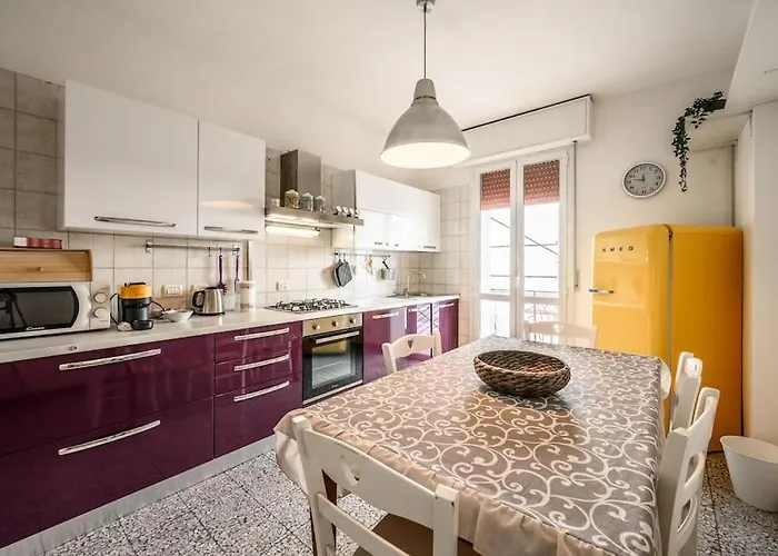 Apartment The Youth House Near Downtown & Hesperia Hospital *