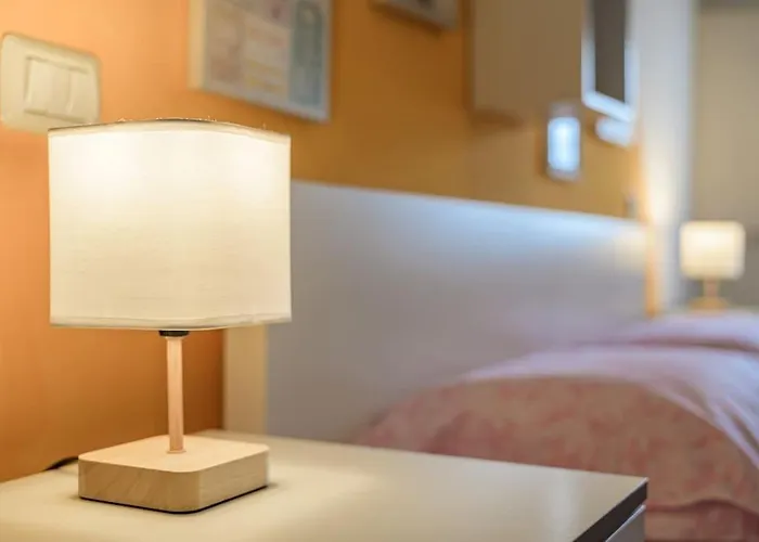 The Youth House Near Downtown & Hesperia Hospital Apartment Modena