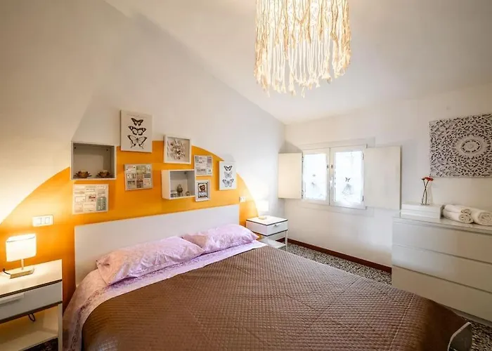 Apartment The Youth House Near Downtown & Hesperia Hospital Modena