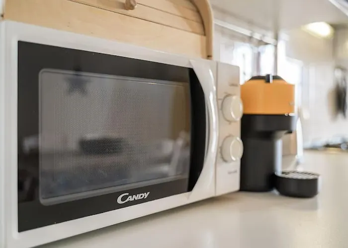 The Youth House Near Downtown & Hesperia Hospital Apartment